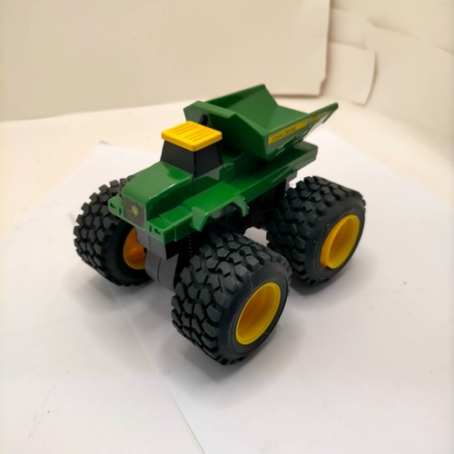 Britains john deere farm - john,