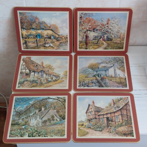 Cloverleaf cottages table mats - table,
