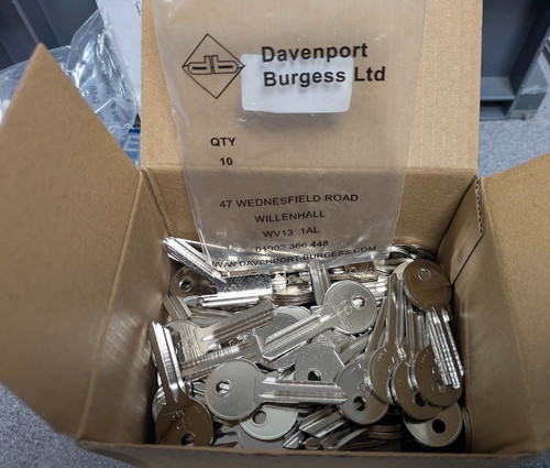 Box 100 yale key - box,