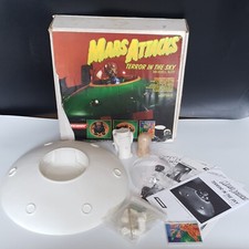 Mars attacks model kit - attacks,