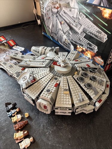 Lego 7965 millennium falcon - lego,
