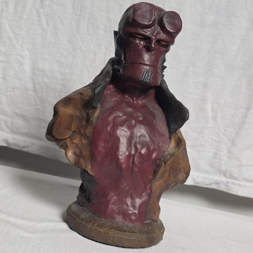 Hellboy museum bust mike - hellboy,