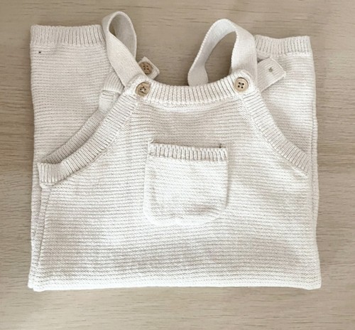 Preloved clothing months - 0-3,