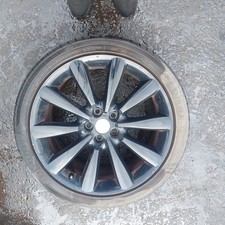 Jaguar XF alloy wheel & tyre