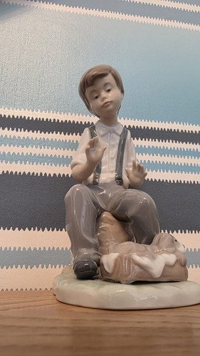 Nao lladro watching the - nao, “watching