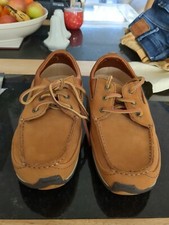 TAN, 3-EYE 'STROBE' BUCKSKIN DECK SHOES by HENRI LLOYD. SIZE 5.5. NEW.