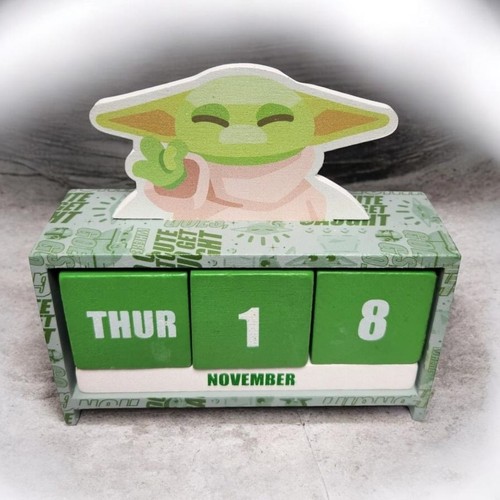 Green character wooden desk - green,