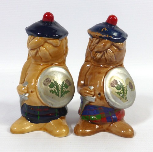 Pair vintage collectable - vintage,