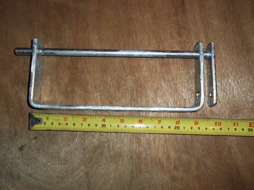 Oil tank lid lock - , shackle