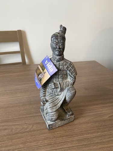 Resin crouching warrior - crouching,