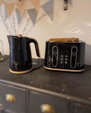 Black &Wood Textured Scandi