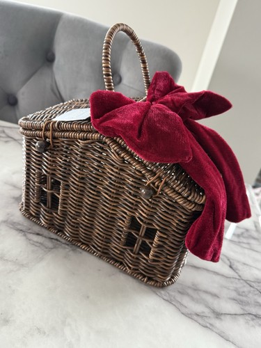 Wicker house red velvet how - wicker,