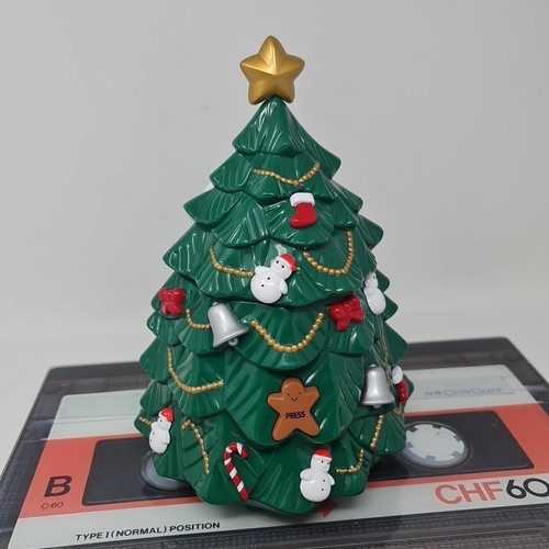 Singing christmas tree biscuit