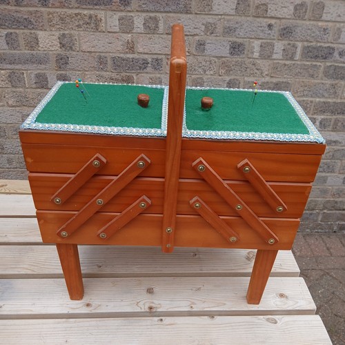 Vintage tier cantilever wood - tier,