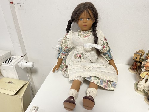 Sigikid artist doll vinyl - artist,