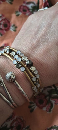 Stella dot gold - &,