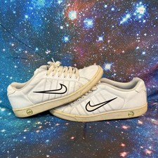Nike Court Tradition Trainers