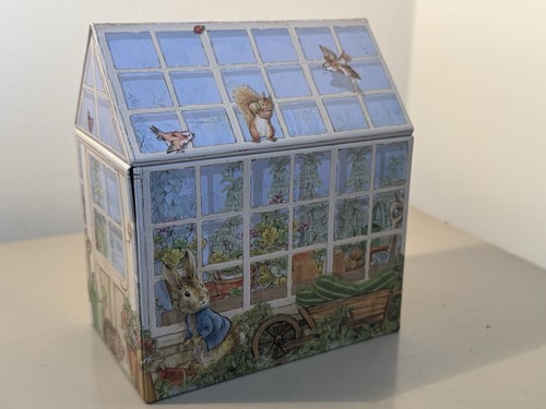 Peter rabbit greenhouse - peter, tin