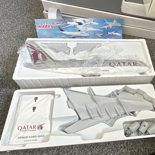 Skymarks qatar airways airbus - qatar,