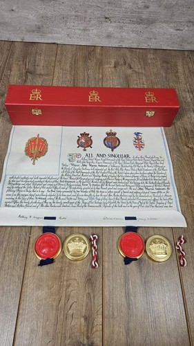 Queen elizabeth red royal - elizabeth,