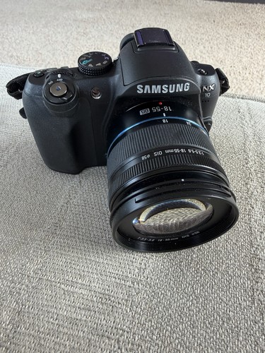 Samsung nx10 camera - samsung,
