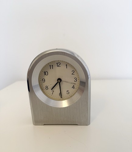 Unbranded silver tone mantel - silver,