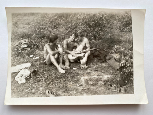 Handsome young men - , playing