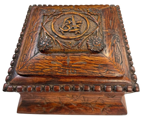 Oak dresser box with - with, hand