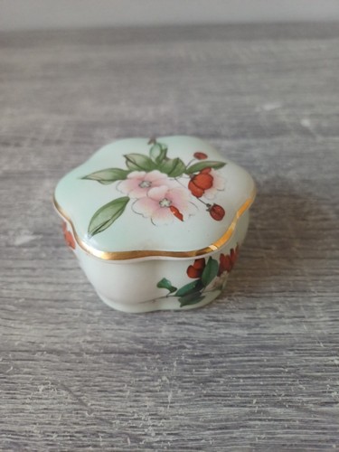 Palissy royal worcester lidded - palissy,