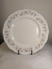 Queen's: Claire - Dinner Plate