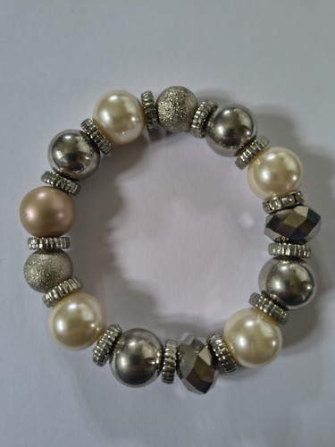 Elasticated faux pearl and - elasticated,