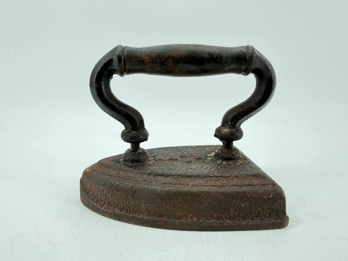 Antique heavy cast iron sad - iron,