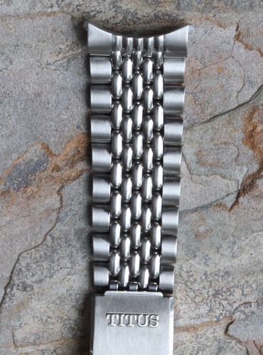 Sold titus 1960s beads - 29,