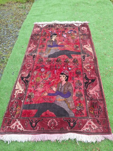 Iranian rrunner rug
