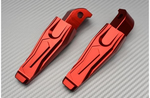 Red pair rear - red, of