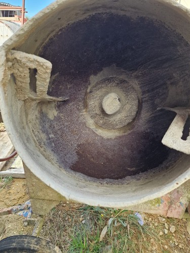 Diesel cement mixer