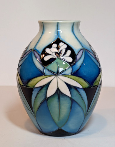 Moorcroft kiribati vase - moorcroft,