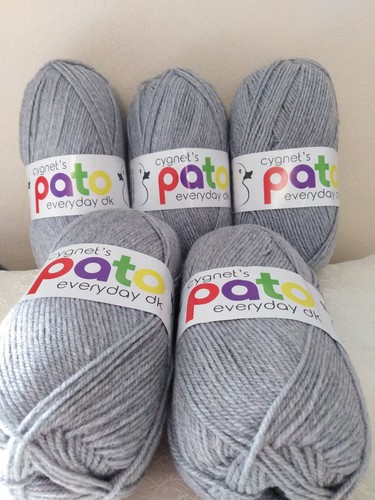 Cygnet pato hand - hand, knitting