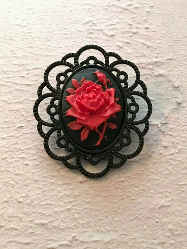 Large red rose - red, cameo