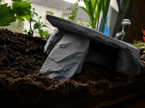 Large reptile stone hide cave - large,