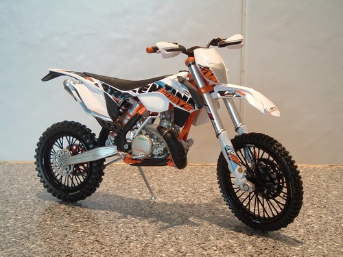 2015 ktm 300exc - 1:12,