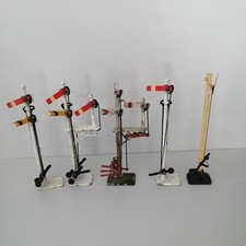 Five Vintage Diecast Train Signals Hornby & Crescent 00 Gauge  V# 14 T