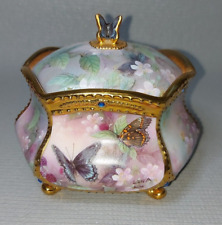 Heirloom Porcelain Music Box  2001 Ardleigh Elliott-plays Wind Beneath My Wings
