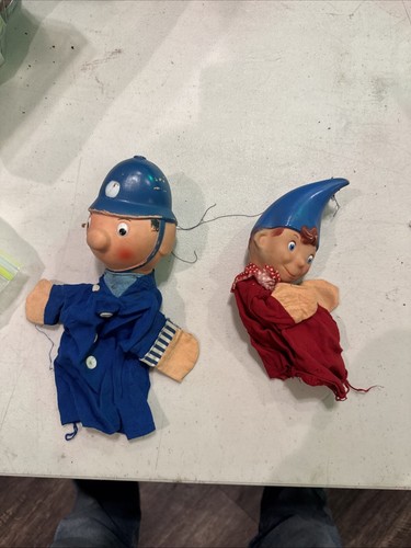 Vintage hand puppets - hand, noddy