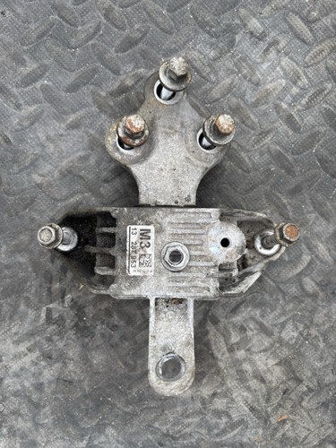Astra gearbox mount - gearbox,