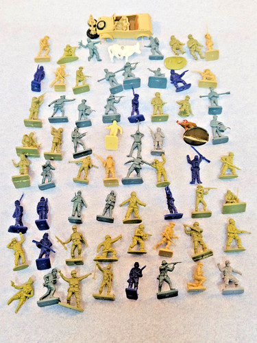 Vintage plastic toy - plastic, soldiers