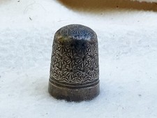 VINTAGE ANTIQUE METAL THIMBLE