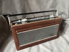 Roberts R900 Transistor Radio In Good Condition And Working Order