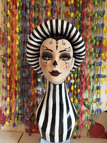 Hand painted mannequin head - hand,