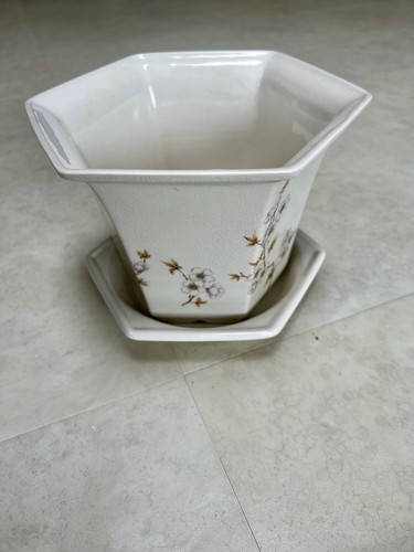 Vintage 80s hexagonal vase - vintage,